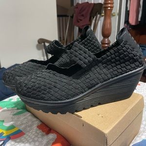 Never Worn Black Stretchy Shoes